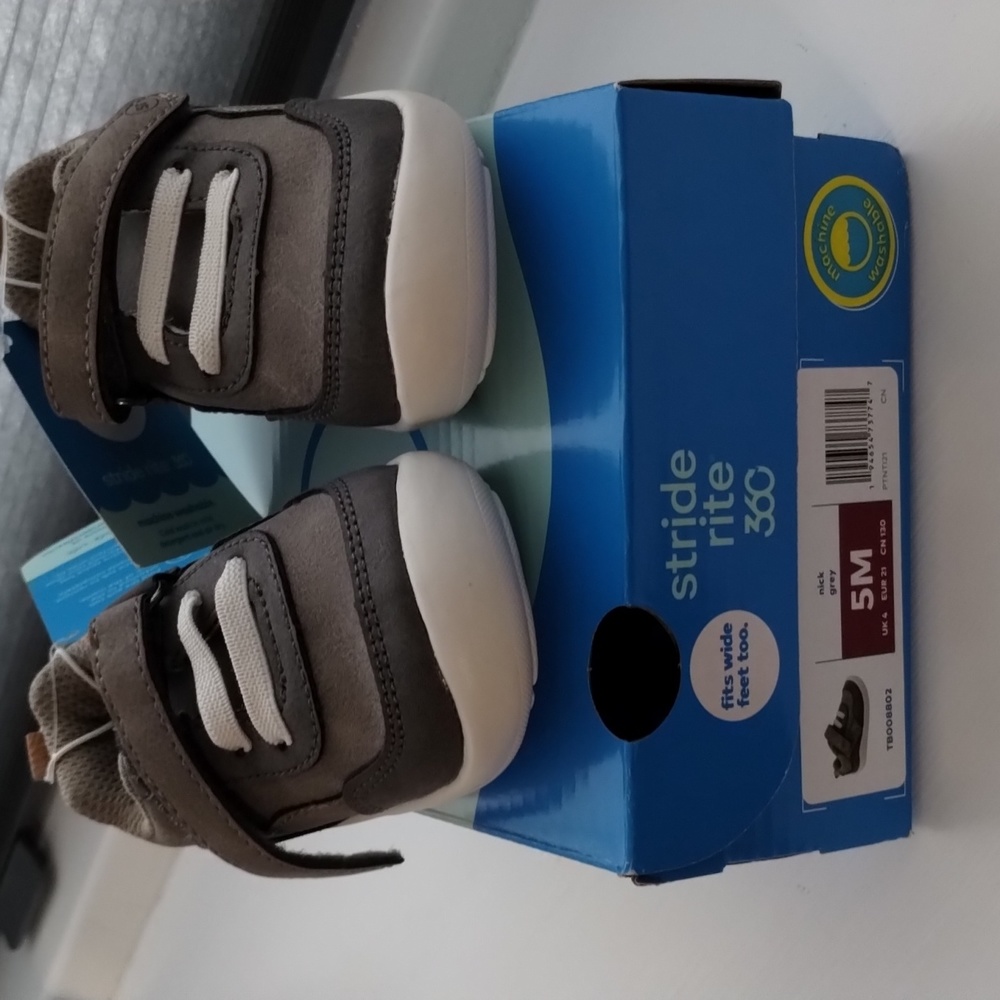 Stride Rite Nick Sneaker
